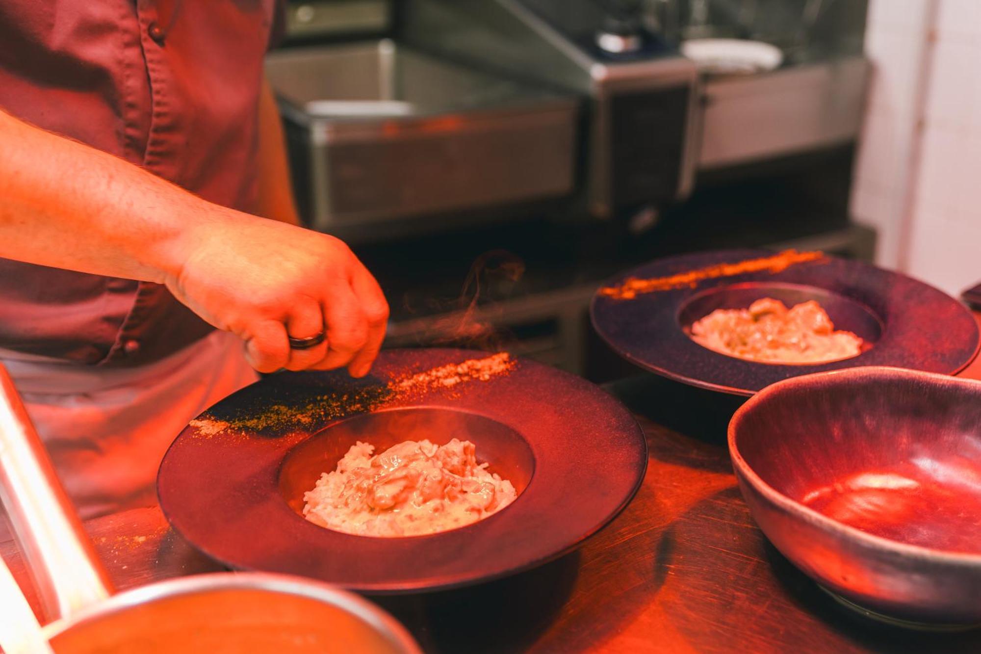 Logis Hotel & Restaurant Le Soleil D'Or 蒙蒂尼雷斯 外观 照片