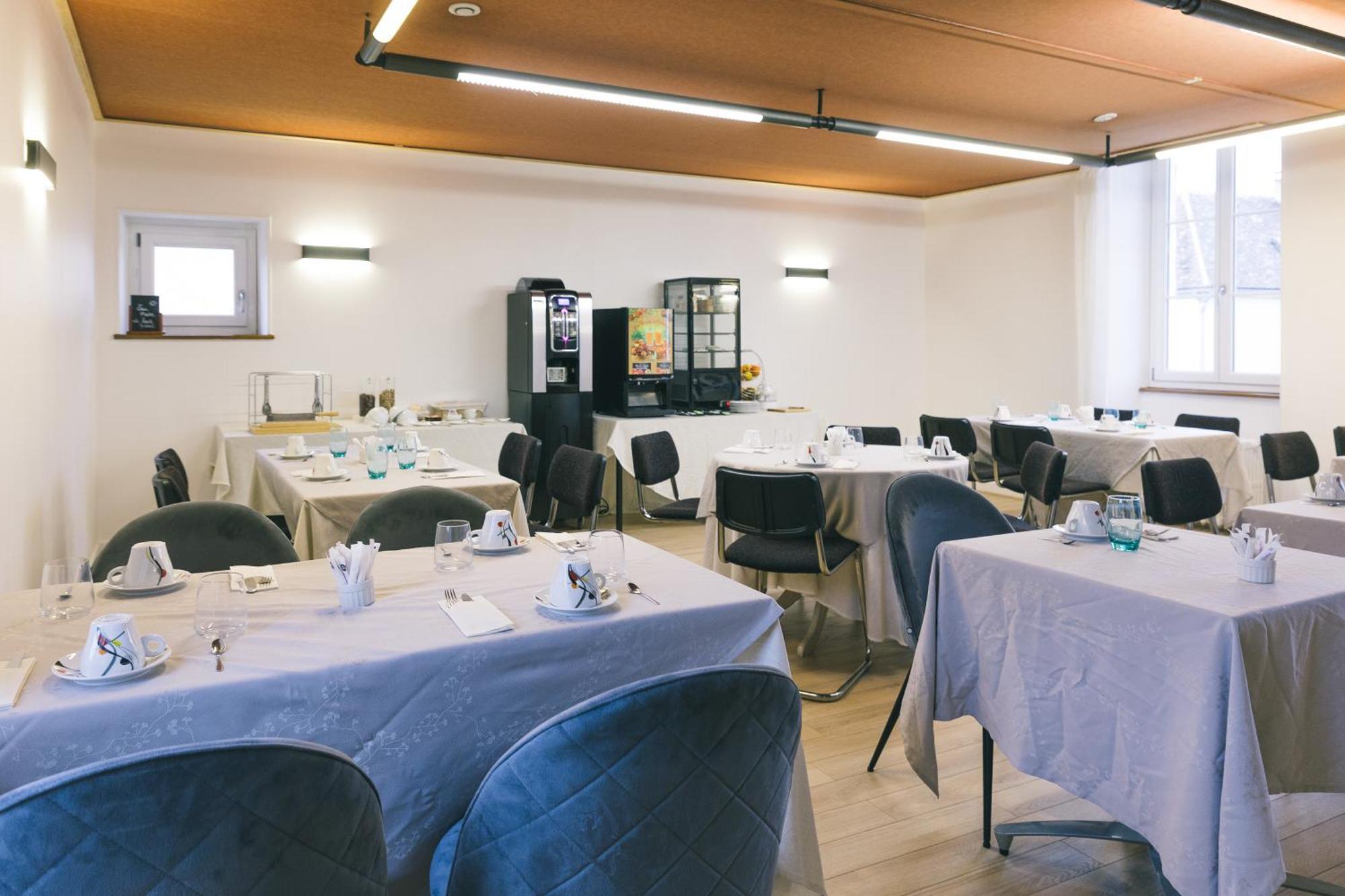 Logis Hotel & Restaurant Le Soleil D'Or 蒙蒂尼雷斯 外观 照片