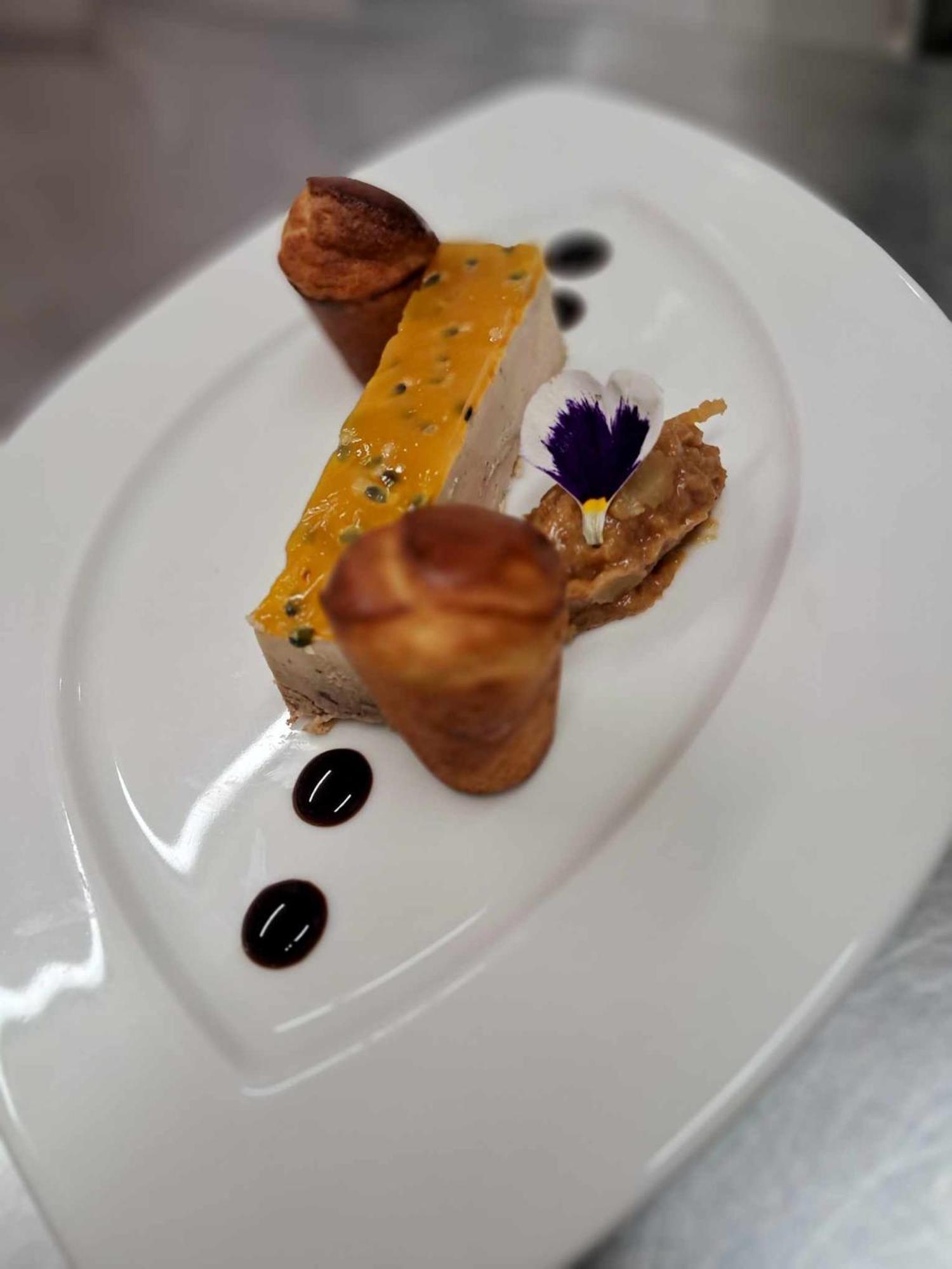 Logis Hotel & Restaurant Le Soleil D'Or 蒙蒂尼雷斯 外观 照片